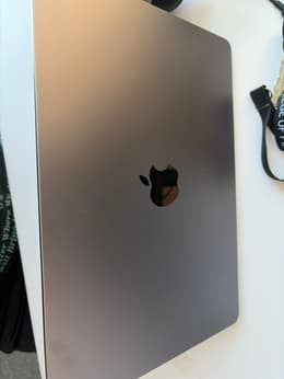 MacBook Air (2023) 15-inch - Apple M2 8-core and 10-core GPU - 8GB