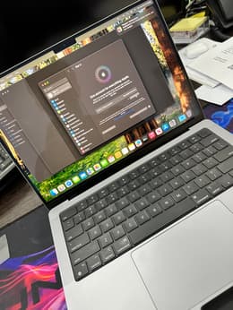 MacBook Pro (2021) 14-inch - Apple M1 Pro 8-core and 14-core GPU