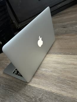 MacBook Air 11-inch (2015) - Core i5 - 4GB - SSD 128GB