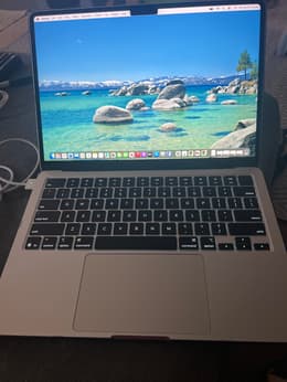 MacBook Air (2025) 13-inch - Apple M4 10-core and 10-core GPU