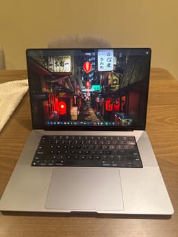 MacBook Pro (2021) 16-inch - Apple M1 Pro 10-core and 16-core GPU