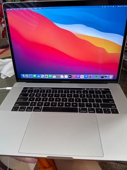 MacBook Pro Retina 15-inch (2017) - Core i7 - 16GB - SSD 512GB