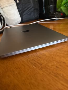 MacBook Pro (2020) 13-inch - Apple M1 8-core and 8-core GPU - 16GB