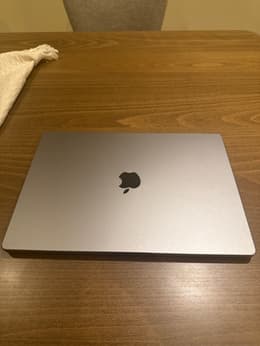 MacBook Pro (2021) 14-inch - Apple M1 Pro 8-core and 14-core GPU