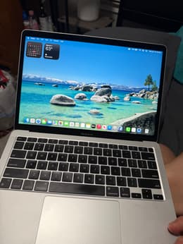 MacBook Air (2020) 13-inch - Apple M1 8-core and 7-core GPU - 16GB