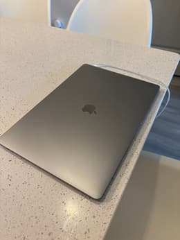 MacBook pro 16インチ 2019 32GB 1TB 管3507 Amazon.com: Apple Late 2019 MacBook Pro with 2.3GHz Intel