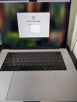 MacBook Pro (2021) 16-inch - Apple M1 Pro 10-core and 16-core GPU
